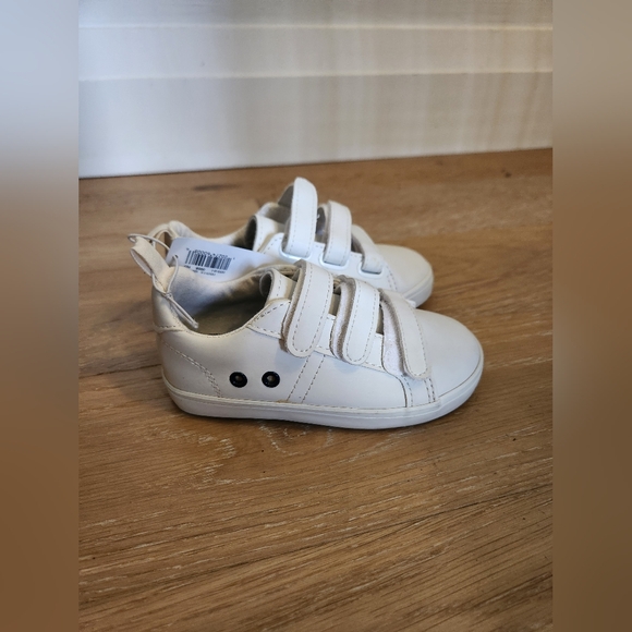 OLD NAVY | NWT white shoes - Picture 5 of 8
